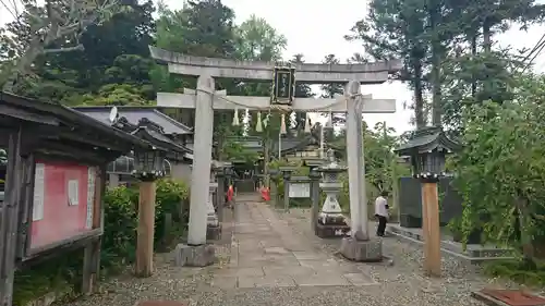 鶴峯八幡宮の鳥居