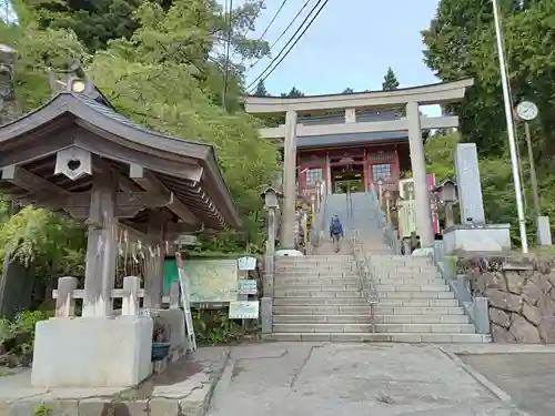 武蔵御嶽神社の鳥居