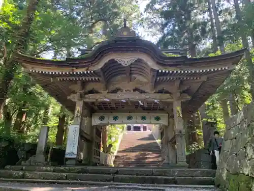 大神山神社奥宮の山門・神門