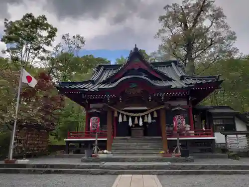 山中諏訪神社(山梨県)
