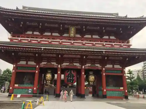 浅草寺の山門・神門