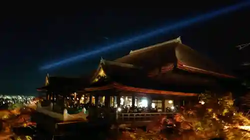 清水寺の{uncategorized: "未分類", other: "その他", undefined: "問題あり", building: "その他建物", grave: "お墓", sacred_gate: "鳥居", guardian: "狛犬", statue: "像", buddha: "仏像", history: "歴史", nature: "自然", garden: "庭園", animal: "動物", pagoda: "塔", temizu: "手水舎", mountain_gate: "山門・神門", sanctuary: "本殿・本堂", subordinate: "末社・摂社", art: "芸術", scenery: "景色", jizo: "地蔵", ema: "絵馬", goshuin: "御朱印", omikuji: "おみくじ", items: "授与品その他", amulet: "お守り", goshuincho: "御朱印帳", eats: "食事", festival: "お祭り", votive_dance: "神楽", shichigosan: "七五三参", wedding: "結婚式", experience: "体験その他", initially: "初詣", around: "周辺", anti_infection: "感染症対策"}