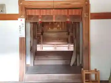 白山社の本殿・本堂