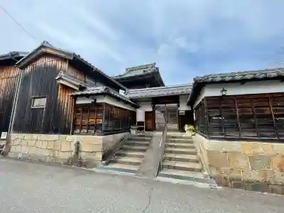 西円寺の{uncategorized: "未分類", other: "その他", undefined: "問題あり", building: "その他建物", grave: "お墓", sacred_gate: "鳥居", guardian: "狛犬", statue: "像", buddha: "仏像", history: "歴史", nature: "自然", garden: "庭園", animal: "動物", pagoda: "塔", temizu: "手水舎", mountain_gate: "山門・神門", sanctuary: "本殿・本堂", subordinate: "末社・摂社", art: "芸術", scenery: "景色", jizo: "地蔵", ema: "絵馬", goshuin: "御朱印", omikuji: "おみくじ", items: "授与品その他", amulet: "お守り", goshuincho: "御朱印帳", eats: "食事", festival: "お祭り", votive_dance: "神楽", shichigosan: "七五三参", wedding: "結婚式", experience: "体験その他", initially: "初詣", around: "周辺", anti_infection: "感染症対策"}