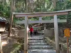 狭井坐大神荒魂神社(狭井神社)の鳥居