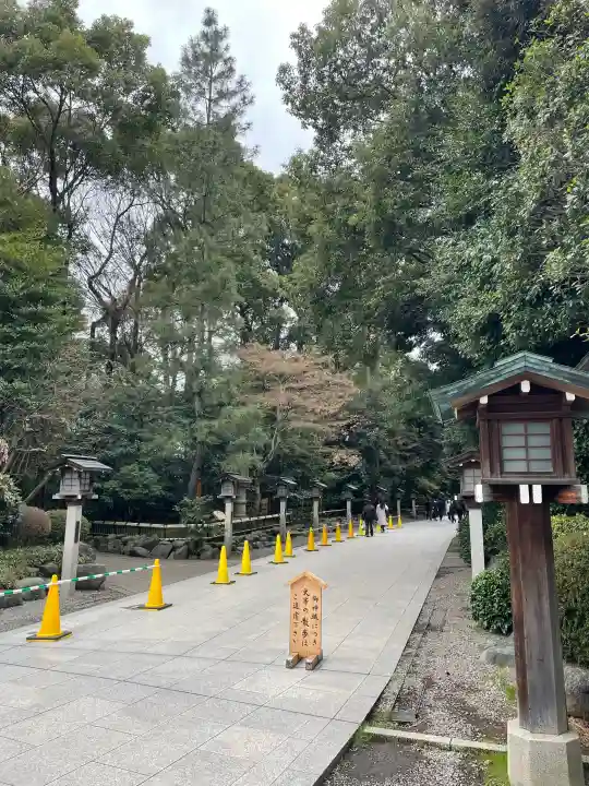 寒川神社の{uncategorized: "未分類", other: "その他", undefined: "問題あり", building: "その他建物", grave: "お墓", sacred_gate: "鳥居", guardian: "狛犬", statue: "像", buddha: "仏像", history: "歴史", nature: "自然", garden: "庭園", animal: "動物", pagoda: "塔", temizu: "手水舎", mountain_gate: "山門・神門", sanctuary: "本殿・本堂", subordinate: "末社・摂社", art: "芸術", scenery: "景色", jizo: "地蔵", ema: "絵馬", goshuin: "御朱印", omikuji: "おみくじ", items: "授与品その他", amulet: "お守り", goshuincho: "御朱印帳", eats: "食事", festival: "お祭り", votive_dance: "神楽", shichigosan: "七五三参", wedding: "結婚式", experience: "体験その他", initially: "初詣", around: "周辺", anti_infection: "感染症対策"}