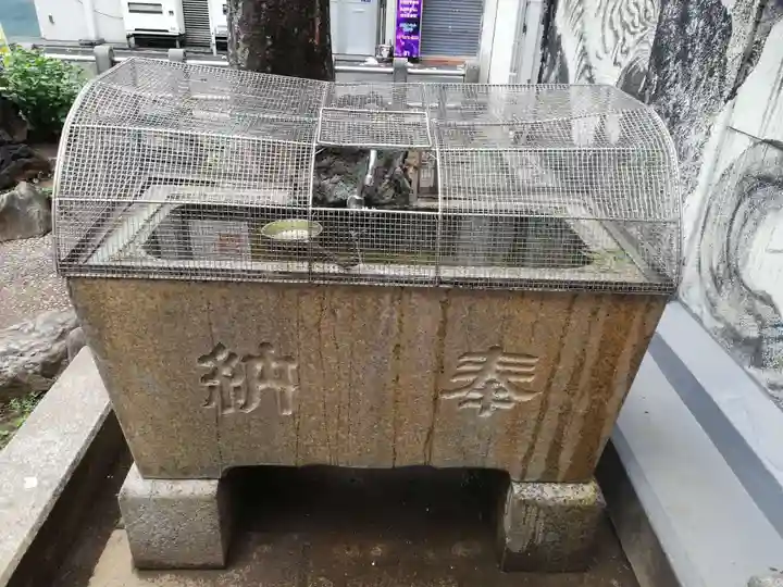 歌舞伎町弁財天の手水舎