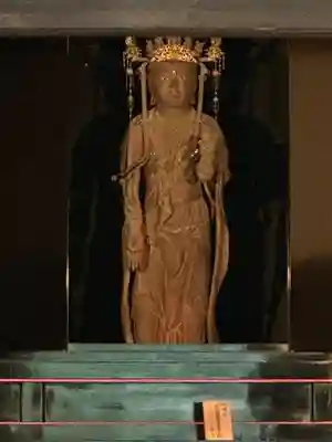 旧燈明寺本堂の仏像