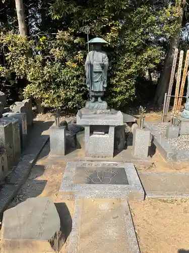 遍性寺の像