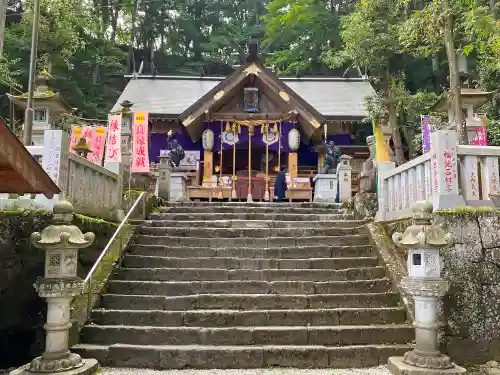 中之嶽神社の本殿