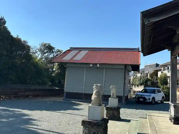 日月神社の{uncategorized: "未分類", other: "その他", undefined: "問題あり", building: "その他建物", grave: "お墓", sacred_gate: "鳥居", guardian: "狛犬", statue: "像", buddha: "仏像", history: "歴史", nature: "自然", garden: "庭園", animal: "動物", pagoda: "塔", temizu: "手水舎", mountain_gate: "山門・神門", sanctuary: "本殿・本堂", subordinate: "末社・摂社", art: "芸術", scenery: "景色", jizo: "地蔵", ema: "絵馬", goshuin: "御朱印", omikuji: "おみくじ", items: "授与品その他", amulet: "お守り", goshuincho: "御朱印帳", eats: "食事", festival: "お祭り", votive_dance: "神楽", shichigosan: "七五三参", wedding: "結婚式", experience: "体験その他", initially: "初詣", around: "周辺", anti_infection: "感染症対策"}