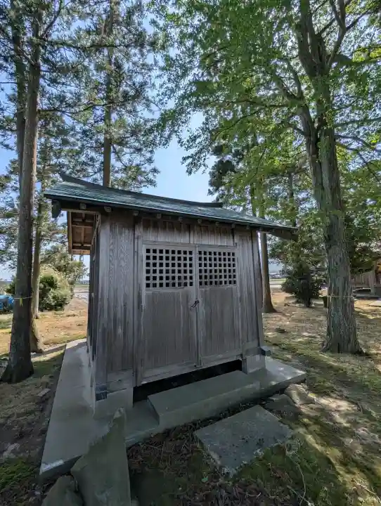神明宮の{uncategorized: "未分類", other: "その他", undefined: "問題あり", building: "その他建物", grave: "お墓", sacred_gate: "鳥居", guardian: "狛犬", statue: "像", buddha: "仏像", history: "歴史", nature: "自然", garden: "庭園", animal: "動物", pagoda: "塔", temizu: "手水舎", mountain_gate: "山門・神門", sanctuary: "本殿・本堂", subordinate: "末社・摂社", art: "芸術", scenery: "景色", jizo: "地蔵", ema: "絵馬", goshuin: "御朱印", omikuji: "おみくじ", items: "授与品その他", amulet: "お守り", goshuincho: "御朱印帳", eats: "食事", festival: "お祭り", votive_dance: "神楽", shichigosan: "七五三参", wedding: "結婚式", experience: "体験その他", initially: "初詣", around: "周辺", anti_infection: "感染症対策"}