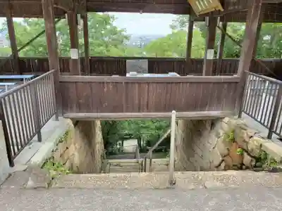 生石神社の山門・神門