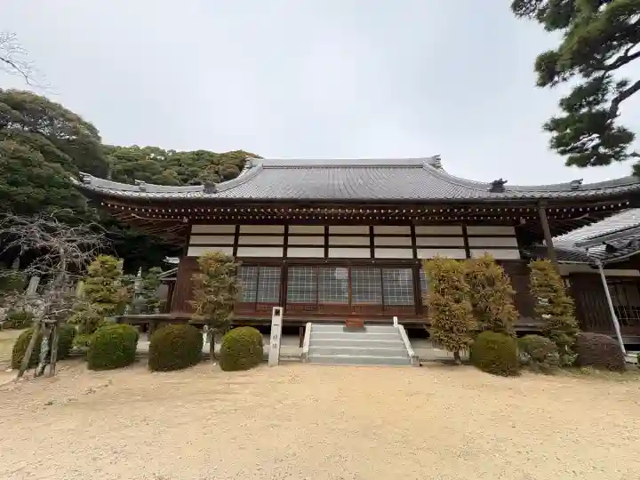華蔵寺の{uncategorized: "未分類", other: "その他", undefined: "問題あり", building: "その他建物", grave: "お墓", sacred_gate: "鳥居", guardian: "狛犬", statue: "像", buddha: "仏像", history: "歴史", nature: "自然", garden: "庭園", animal: "動物", pagoda: "塔", temizu: "手水舎", mountain_gate: "山門・神門", sanctuary: "本殿・本堂", subordinate: "末社・摂社", art: "芸術", scenery: "景色", jizo: "地蔵", ema: "絵馬", goshuin: "御朱印", omikuji: "おみくじ", items: "授与品その他", amulet: "お守り", goshuincho: "御朱印帳", eats: "食事", festival: "お祭り", votive_dance: "神楽", shichigosan: "七五三参", wedding: "結婚式", experience: "体験その他", initially: "初詣", around: "周辺", anti_infection: "感染症対策"}