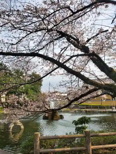 神明宮の庭園