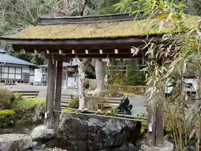 天河大辨財天社の{uncategorized: "未分類", other: "その他", undefined: "問題あり", building: "その他建物", grave: "お墓", sacred_gate: "鳥居", guardian: "狛犬", statue: "像", buddha: "仏像", history: "歴史", nature: "自然", garden: "庭園", animal: "動物", pagoda: "塔", temizu: "手水舎", mountain_gate: "山門・神門", sanctuary: "本殿・本堂", subordinate: "末社・摂社", art: "芸術", scenery: "景色", jizo: "地蔵", ema: "絵馬", goshuin: "御朱印", omikuji: "おみくじ", items: "授与品その他", amulet: "お守り", goshuincho: "御朱印帳", eats: "食事", festival: "お祭り", votive_dance: "神楽", shichigosan: "七五三参", wedding: "結婚式", experience: "体験その他", initially: "初詣", around: "周辺", anti_infection: "感染症対策"}