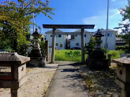 神明社の鳥居