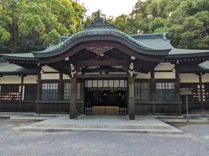 上知我麻神社(熱田神宮摂社)の{uncategorized: "未分類", other: "その他", undefined: "問題あり", building: "その他建物", grave: "お墓", sacred_gate: "鳥居", guardian: "狛犬", statue: "像", buddha: "仏像", history: "歴史", nature: "自然", garden: "庭園", animal: "動物", pagoda: "塔", temizu: "手水舎", mountain_gate: "山門・神門", sanctuary: "本殿・本堂", subordinate: "末社・摂社", art: "芸術", scenery: "景色", jizo: "地蔵", ema: "絵馬", goshuin: "御朱印", omikuji: "おみくじ", items: "授与品その他", amulet: "お守り", goshuincho: "御朱印帳", eats: "食事", festival: "お祭り", votive_dance: "神楽", shichigosan: "七五三参", wedding: "結婚式", experience: "体験その他", initially: "初詣", around: "周辺", anti_infection: "感染症対策"}