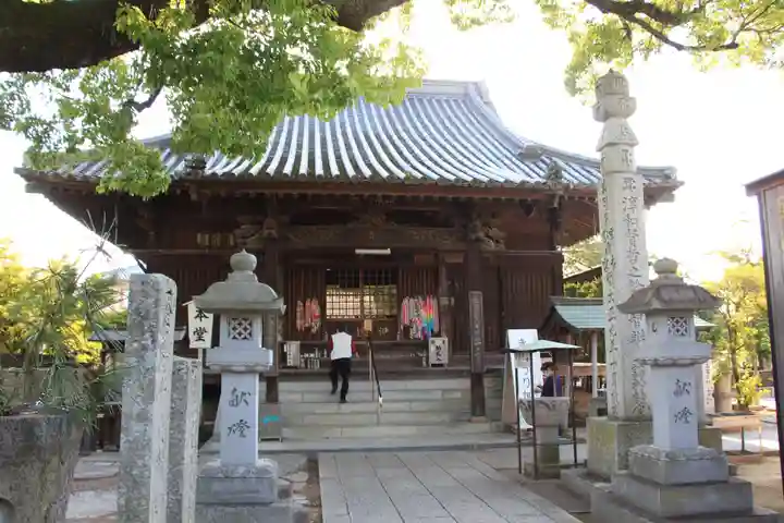 一宮寺の本殿・本堂