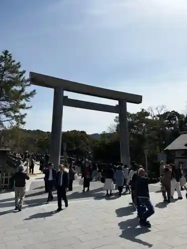 伊勢神宮内宮（皇大神宮）の{uncategorized: "未分類", other: "その他", undefined: "問題あり", building: "その他建物", grave: "お墓", sacred_gate: "鳥居", guardian: "狛犬", statue: "像", buddha: "仏像", history: "歴史", nature: "自然", garden: "庭園", animal: "動物", pagoda: "塔", temizu: "手水舎", mountain_gate: "山門・神門", sanctuary: "本殿・本堂", subordinate: "末社・摂社", art: "芸術", scenery: "景色", jizo: "地蔵", ema: "絵馬", goshuin: "御朱印", omikuji: "おみくじ", items: "授与品その他", amulet: "お守り", goshuincho: "御朱印帳", eats: "食事", festival: "お祭り", votive_dance: "神楽", shichigosan: "七五三参", wedding: "結婚式", experience: "体験その他", initially: "初詣", around: "周辺", anti_infection: "感染症対策"}