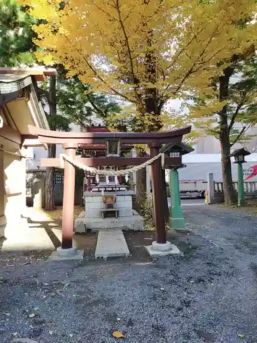 三吉神社の末社