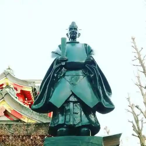 京濱伏見稲荷神社の像