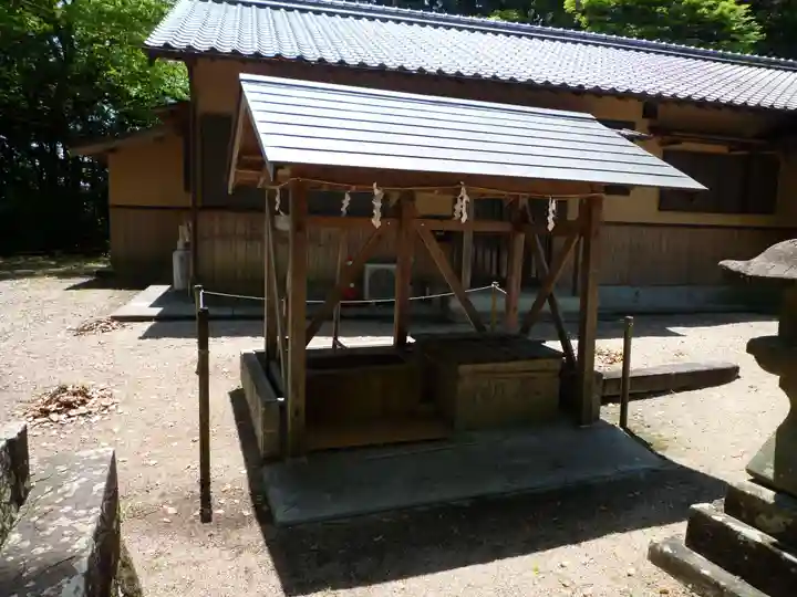 亀山神社の手水舎