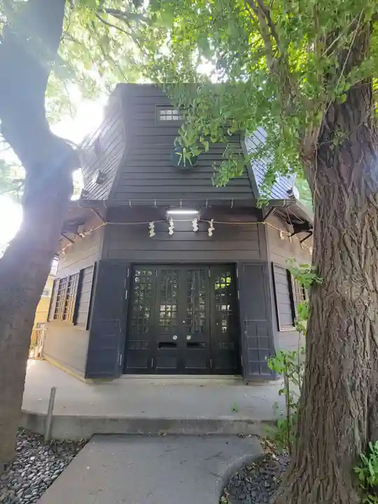 金山神社(若宮八幡宮境内社)の本殿・本堂