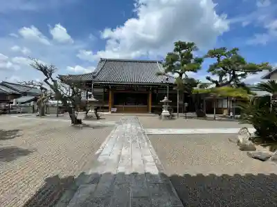 専明寺の{uncategorized: "未分類", other: "その他", undefined: "問題あり", building: "その他建物", grave: "お墓", sacred_gate: "鳥居", guardian: "狛犬", statue: "像", buddha: "仏像", history: "歴史", nature: "自然", garden: "庭園", animal: "動物", pagoda: "塔", temizu: "手水舎", mountain_gate: "山門・神門", sanctuary: "本殿・本堂", subordinate: "末社・摂社", art: "芸術", scenery: "景色", jizo: "地蔵", ema: "絵馬", goshuin: "御朱印", omikuji: "おみくじ", items: "授与品その他", amulet: "お守り", goshuincho: "御朱印帳", eats: "食事", festival: "お祭り", votive_dance: "神楽", shichigosan: "七五三参", wedding: "結婚式", experience: "体験その他", initially: "初詣", around: "周辺", anti_infection: "感染症対策"}