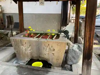 新羅神社の手水舎