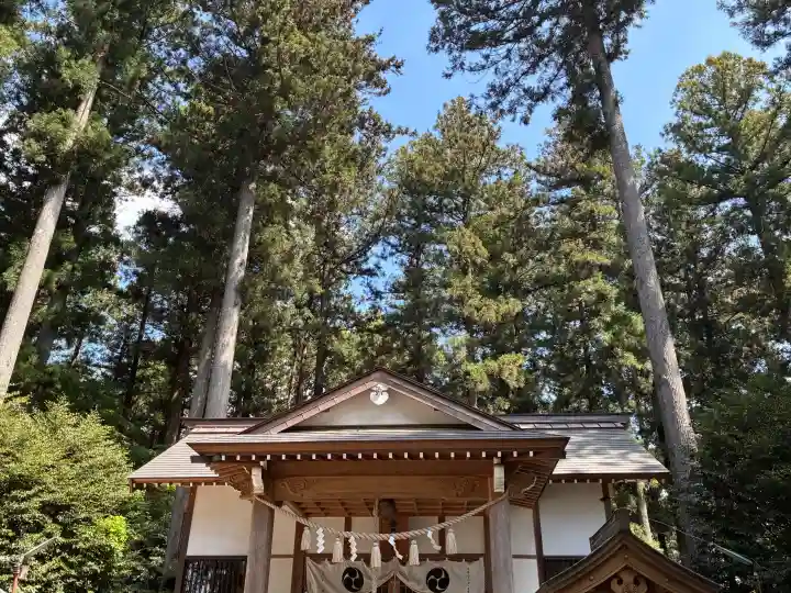 岩戸別神社の{uncategorized: "未分類", other: "その他", undefined: "問題あり", building: "その他建物", grave: "お墓", sacred_gate: "鳥居", guardian: "狛犬", statue: "像", buddha: "仏像", history: "歴史", nature: "自然", garden: "庭園", animal: "動物", pagoda: "塔", temizu: "手水舎", mountain_gate: "山門・神門", sanctuary: "本殿・本堂", subordinate: "末社・摂社", art: "芸術", scenery: "景色", jizo: "地蔵", ema: "絵馬", goshuin: "御朱印", omikuji: "おみくじ", items: "授与品その他", amulet: "お守り", goshuincho: "御朱印帳", eats: "食事", festival: "お祭り", votive_dance: "神楽", shichigosan: "七五三参", wedding: "結婚式", experience: "体験その他", initially: "初詣", around: "周辺", anti_infection: "感染症対策"}