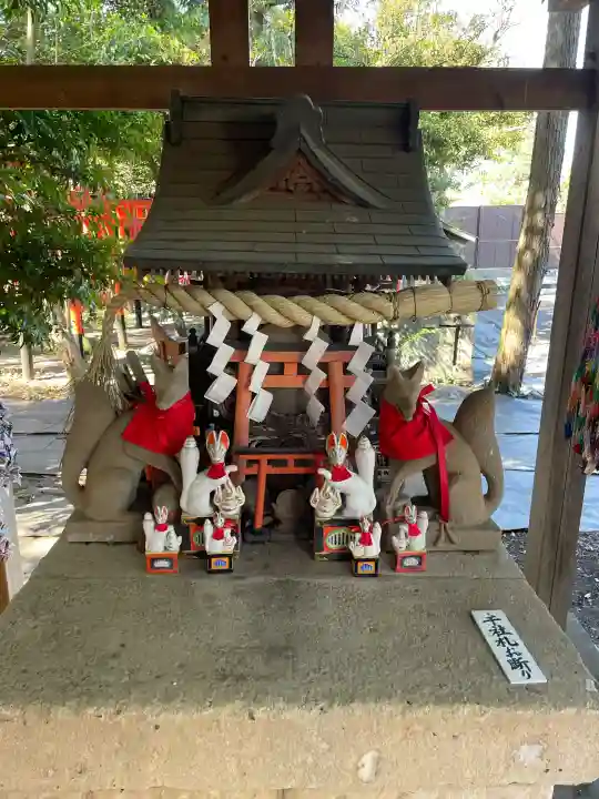 東伏見稲荷神社の{uncategorized: "未分類", other: "その他", undefined: "問題あり", building: "その他建物", grave: "お墓", sacred_gate: "鳥居", guardian: "狛犬", statue: "像", buddha: "仏像", history: "歴史", nature: "自然", garden: "庭園", animal: "動物", pagoda: "塔", temizu: "手水舎", mountain_gate: "山門・神門", sanctuary: "本殿・本堂", subordinate: "末社・摂社", art: "芸術", scenery: "景色", jizo: "地蔵", ema: "絵馬", goshuin: "御朱印", omikuji: "おみくじ", items: "授与品その他", amulet: "お守り", goshuincho: "御朱印帳", eats: "食事", festival: "お祭り", votive_dance: "神楽", shichigosan: "七五三参", wedding: "結婚式", experience: "体験その他", initially: "初詣", around: "周辺", anti_infection: "感染症対策"}