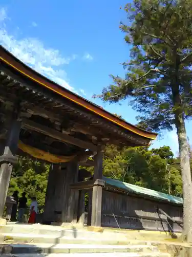 氣多大社の山門