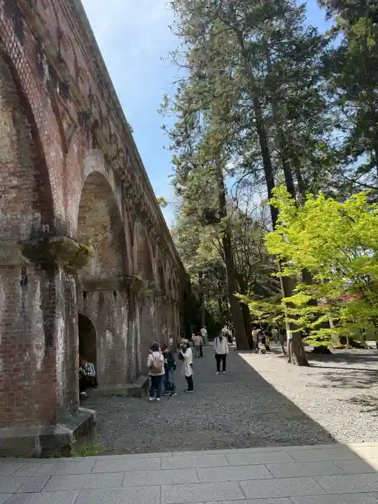 南禅寺の{uncategorized: "未分類", other: "その他", undefined: "問題あり", building: "その他建物", grave: "お墓", sacred_gate: "鳥居", guardian: "狛犬", statue: "像", buddha: "仏像", history: "歴史", nature: "自然", garden: "庭園", animal: "動物", pagoda: "塔", temizu: "手水舎", mountain_gate: "山門・神門", sanctuary: "本殿・本堂", subordinate: "末社・摂社", art: "芸術", scenery: "景色", jizo: "地蔵", ema: "絵馬", goshuin: "御朱印", omikuji: "おみくじ", items: "授与品その他", amulet: "お守り", goshuincho: "御朱印帳", eats: "食事", festival: "お祭り", votive_dance: "神楽", shichigosan: "七五三参", wedding: "結婚式", experience: "体験その他", initially: "初詣", around: "周辺", anti_infection: "感染症対策"}