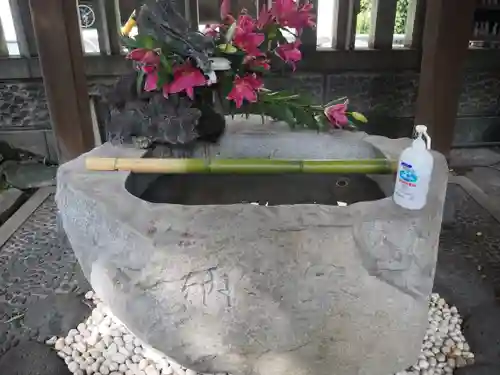 三島神社の手水舎