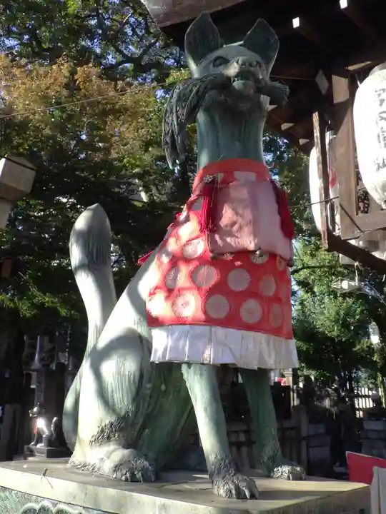 満足稲荷神社の狛犬