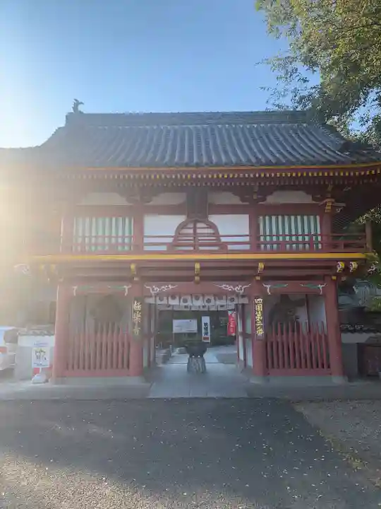 極楽寺の山門・神門