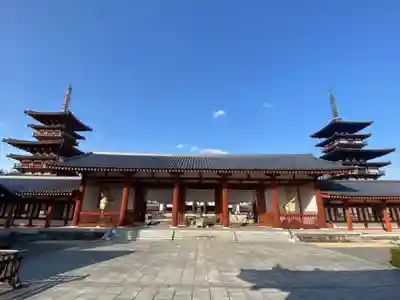 薬師寺の本殿・本堂