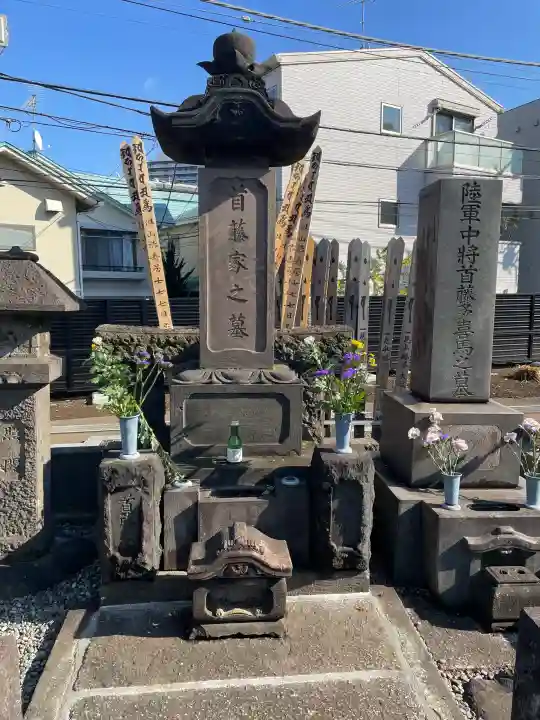 瑞円寺の{uncategorized: "未分類", other: "その他", undefined: "問題あり", building: "その他建物", grave: "お墓", sacred_gate: "鳥居", guardian: "狛犬", statue: "像", buddha: "仏像", history: "歴史", nature: "自然", garden: "庭園", animal: "動物", pagoda: "塔", temizu: "手水舎", mountain_gate: "山門・神門", sanctuary: "本殿・本堂", subordinate: "末社・摂社", art: "芸術", scenery: "景色", jizo: "地蔵", ema: "絵馬", goshuin: "御朱印", omikuji: "おみくじ", items: "授与品その他", amulet: "お守り", goshuincho: "御朱印帳", eats: "食事", festival: "お祭り", votive_dance: "神楽", shichigosan: "七五三参", wedding: "結婚式", experience: "体験その他", initially: "初詣", around: "周辺", anti_infection: "感染症対策"}