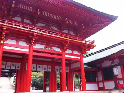 近江神宮の山門・神門
