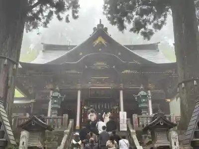 三峯神社の{uncategorized: "未分類", other: "その他", undefined: "問題あり", building: "その他建物", grave: "お墓", sacred_gate: "鳥居", guardian: "狛犬", statue: "像", buddha: "仏像", history: "歴史", nature: "自然", garden: "庭園", animal: "動物", pagoda: "塔", temizu: "手水舎", mountain_gate: "山門・神門", sanctuary: "本殿・本堂", subordinate: "末社・摂社", art: "芸術", scenery: "景色", jizo: "地蔵", ema: "絵馬", goshuin: "御朱印", omikuji: "おみくじ", items: "授与品その他", amulet: "お守り", goshuincho: "御朱印帳", eats: "食事", festival: "お祭り", votive_dance: "神楽", shichigosan: "七五三参", wedding: "結婚式", experience: "体験その他", initially: "初詣", around: "周辺", anti_infection: "感染症対策"}