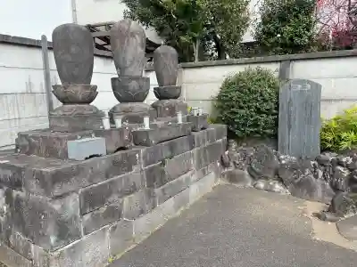 勝興寺の{uncategorized: "未分類", other: "その他", undefined: "問題あり", building: "その他建物", grave: "お墓", sacred_gate: "鳥居", guardian: "狛犬", statue: "像", buddha: "仏像", history: "歴史", nature: "自然", garden: "庭園", animal: "動物", pagoda: "塔", temizu: "手水舎", mountain_gate: "山門・神門", sanctuary: "本殿・本堂", subordinate: "末社・摂社", art: "芸術", scenery: "景色", jizo: "地蔵", ema: "絵馬", goshuin: "御朱印", omikuji: "おみくじ", items: "授与品その他", amulet: "お守り", goshuincho: "御朱印帳", eats: "食事", festival: "お祭り", votive_dance: "神楽", shichigosan: "七五三参", wedding: "結婚式", experience: "体験その他", initially: "初詣", around: "周辺", anti_infection: "感染症対策"}