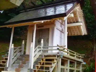 烏止野神社の本殿・本堂