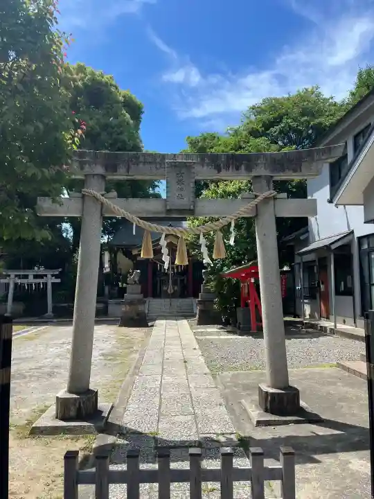 女塚神社の{uncategorized: "未分類", other: "その他", undefined: "問題あり", building: "その他建物", grave: "お墓", sacred_gate: "鳥居", guardian: "狛犬", statue: "像", buddha: "仏像", history: "歴史", nature: "自然", garden: "庭園", animal: "動物", pagoda: "塔", temizu: "手水舎", mountain_gate: "山門・神門", sanctuary: "本殿・本堂", subordinate: "末社・摂社", art: "芸術", scenery: "景色", jizo: "地蔵", ema: "絵馬", goshuin: "御朱印", omikuji: "おみくじ", items: "授与品その他", amulet: "お守り", goshuincho: "御朱印帳", eats: "食事", festival: "お祭り", votive_dance: "神楽", shichigosan: "七五三参", wedding: "結婚式", experience: "体験その他", initially: "初詣", around: "周辺", anti_infection: "感染症対策"}