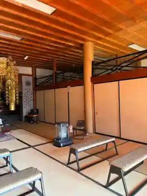 万尺寺の{uncategorized: "未分類", other: "その他", undefined: "問題あり", building: "その他建物", grave: "お墓", sacred_gate: "鳥居", guardian: "狛犬", statue: "像", buddha: "仏像", history: "歴史", nature: "自然", garden: "庭園", animal: "動物", pagoda: "塔", temizu: "手水舎", mountain_gate: "山門・神門", sanctuary: "本殿・本堂", subordinate: "末社・摂社", art: "芸術", scenery: "景色", jizo: "地蔵", ema: "絵馬", goshuin: "御朱印", omikuji: "おみくじ", items: "授与品その他", amulet: "お守り", goshuincho: "御朱印帳", eats: "食事", festival: "お祭り", votive_dance: "神楽", shichigosan: "七五三参", wedding: "結婚式", experience: "体験その他", initially: "初詣", around: "周辺", anti_infection: "感染症対策"}