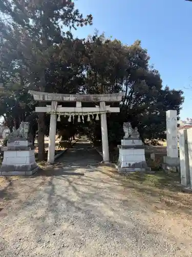 三ケ尻八幡神社の{uncategorized: "未分類", other: "その他", undefined: "問題あり", building: "その他建物", grave: "お墓", sacred_gate: "鳥居", guardian: "狛犬", statue: "像", buddha: "仏像", history: "歴史", nature: "自然", garden: "庭園", animal: "動物", pagoda: "塔", temizu: "手水舎", mountain_gate: "山門・神門", sanctuary: "本殿・本堂", subordinate: "末社・摂社", art: "芸術", scenery: "景色", jizo: "地蔵", ema: "絵馬", goshuin: "御朱印", omikuji: "おみくじ", items: "授与品その他", amulet: "お守り", goshuincho: "御朱印帳", eats: "食事", festival: "お祭り", votive_dance: "神楽", shichigosan: "七五三参", wedding: "結婚式", experience: "体験その他", initially: "初詣", around: "周辺", anti_infection: "感染症対策"}