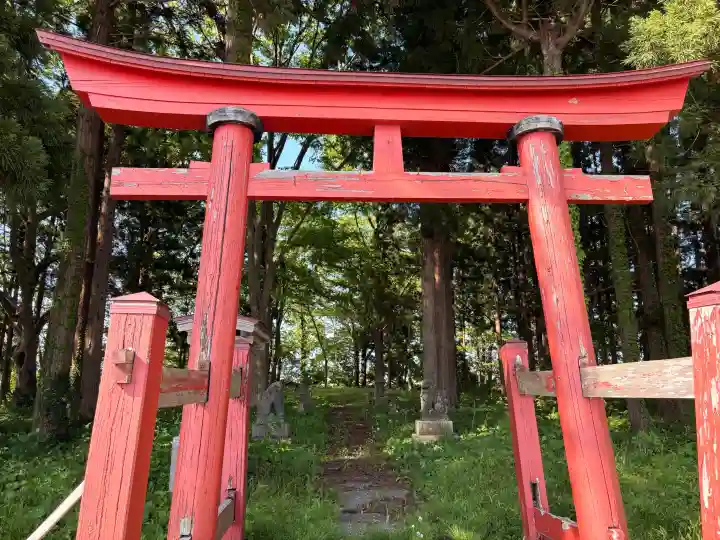 八幡神社の{uncategorized: "未分類", other: "その他", undefined: "問題あり", building: "その他建物", grave: "お墓", sacred_gate: "鳥居", guardian: "狛犬", statue: "像", buddha: "仏像", history: "歴史", nature: "自然", garden: "庭園", animal: "動物", pagoda: "塔", temizu: "手水舎", mountain_gate: "山門・神門", sanctuary: "本殿・本堂", subordinate: "末社・摂社", art: "芸術", scenery: "景色", jizo: "地蔵", ema: "絵馬", goshuin: "御朱印", omikuji: "おみくじ", items: "授与品その他", amulet: "お守り", goshuincho: "御朱印帳", eats: "食事", festival: "お祭り", votive_dance: "神楽", shichigosan: "七五三参", wedding: "結婚式", experience: "体験その他", initially: "初詣", around: "周辺", anti_infection: "感染症対策"}