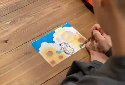 一筆一筆、心を込めてお書き入れします。