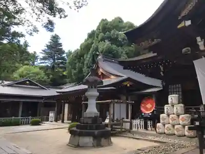 武田神社の本殿・本堂