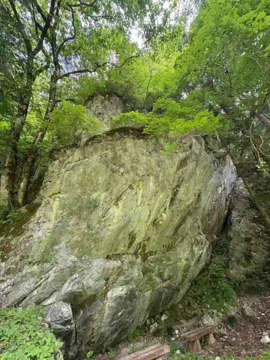 岩屋堂の本殿・本堂